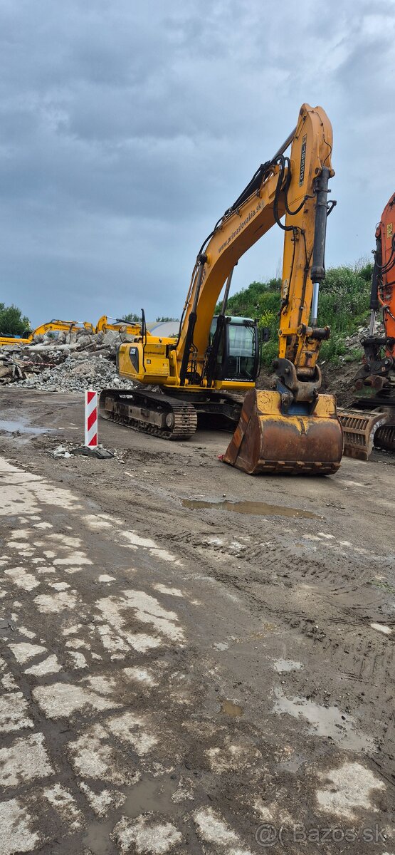 Predám pásový báger JCB 330 LC - 3