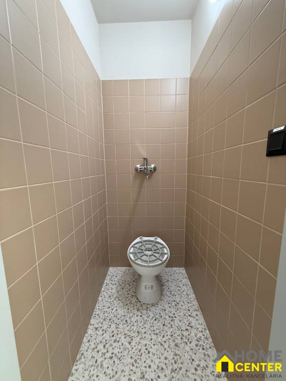 PRENÁJOM kancelárske priestory v priamom centre - KOMÁRNO - 3