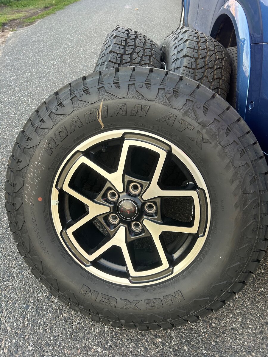 Jeep Wrangler 255/75 r17 nová sada kolesá