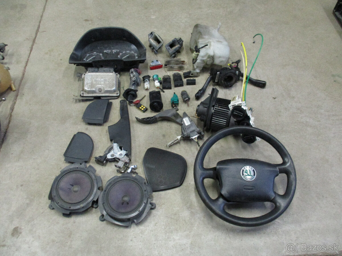 Svetlá Škoda Octavia 1 - 3