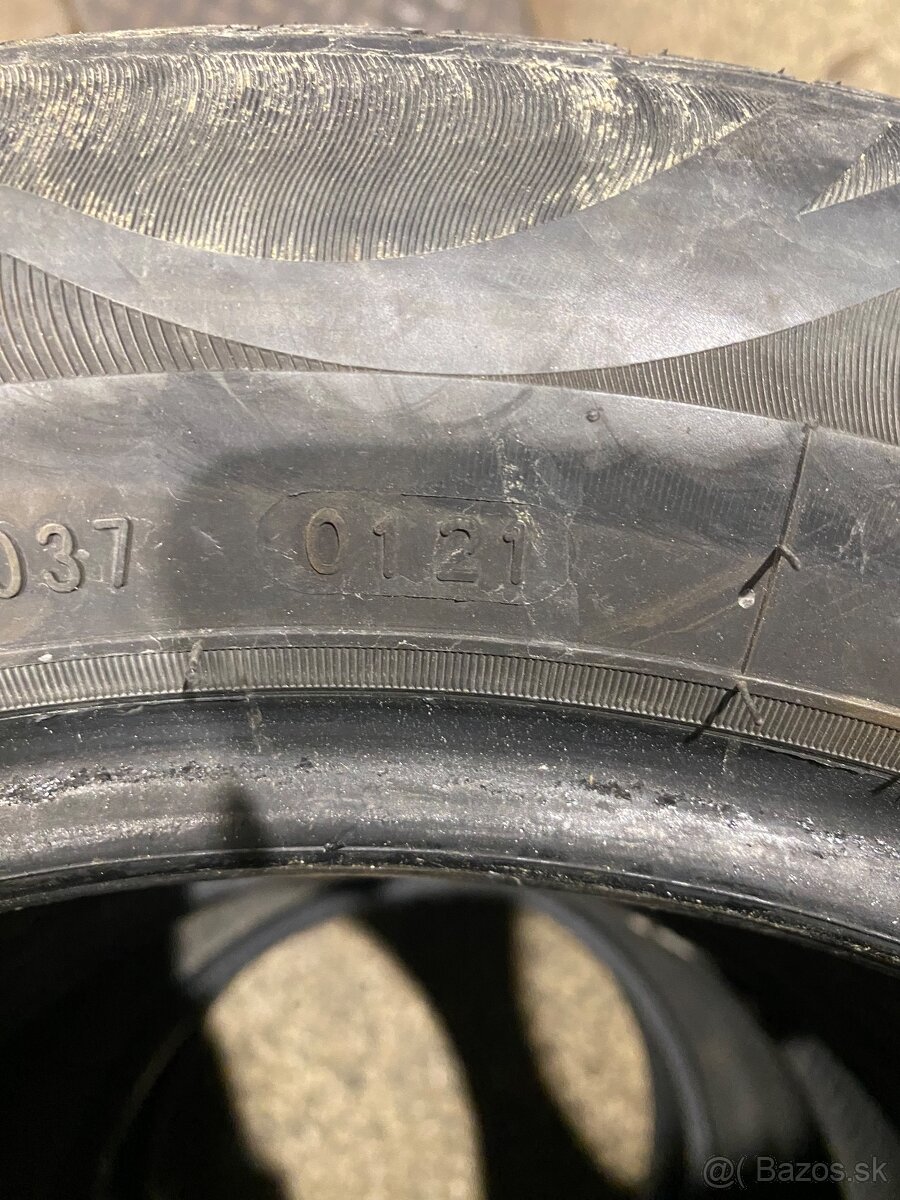 195/60 R15 - 3