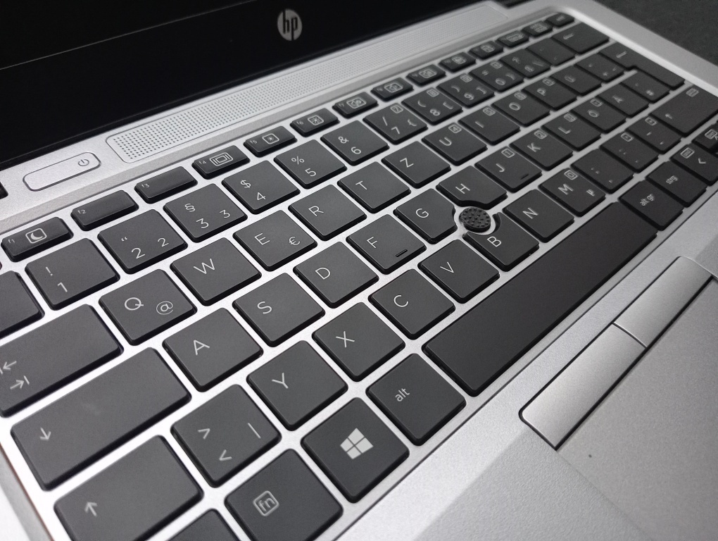 HP elitebook 725 G4 , AMD A10 quad core ,, 32gb ram , ssd - 3