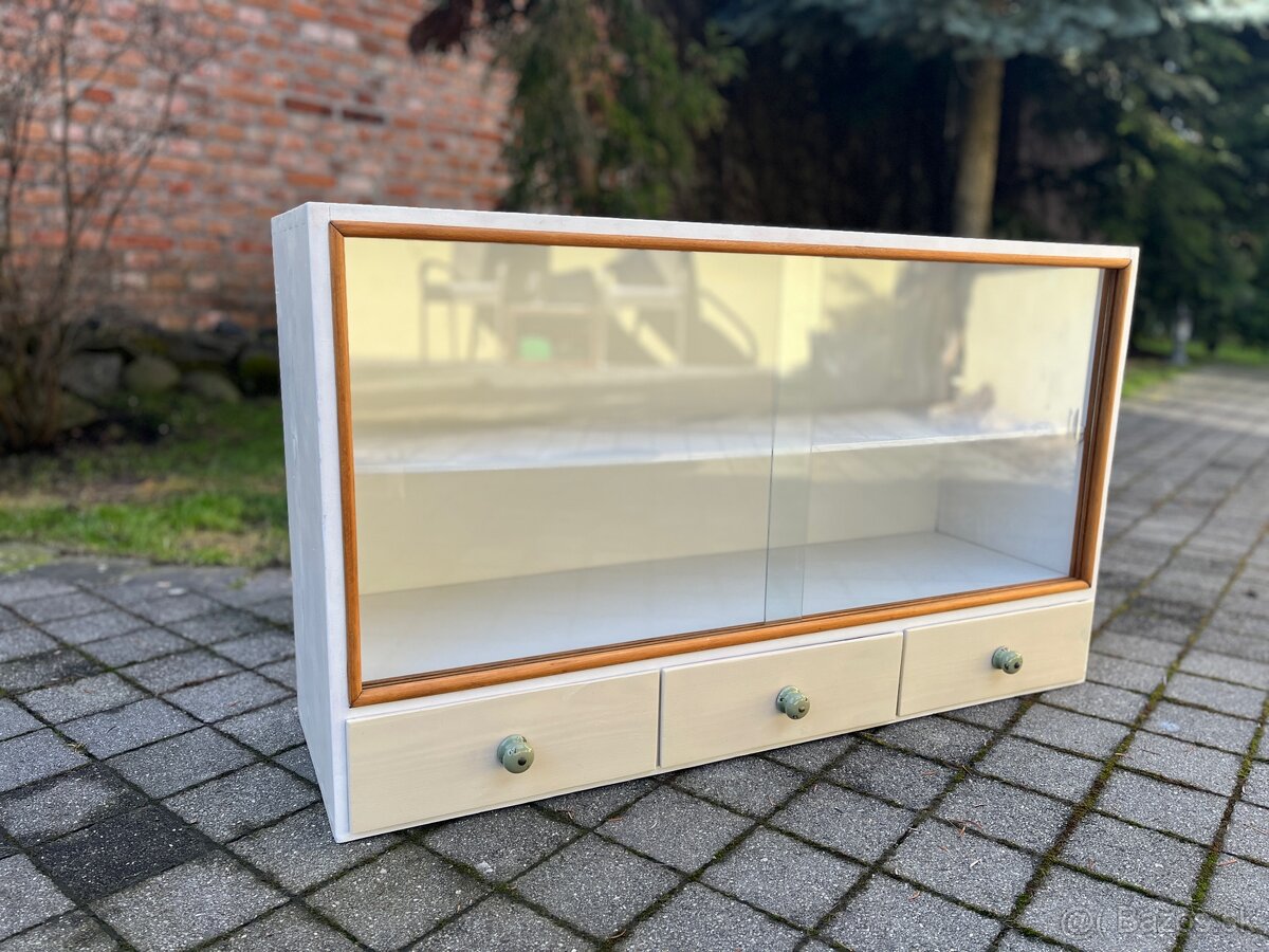 Retro závesna skrinka - 3