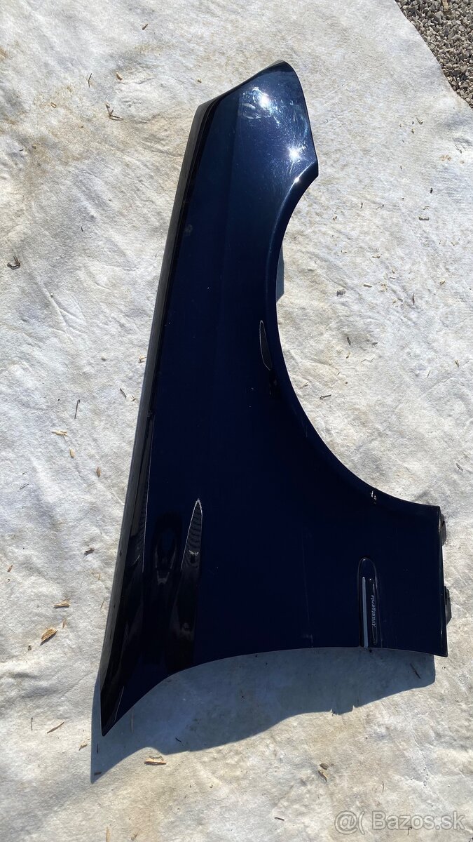 Pravý blatník Mercedes W211 - 3