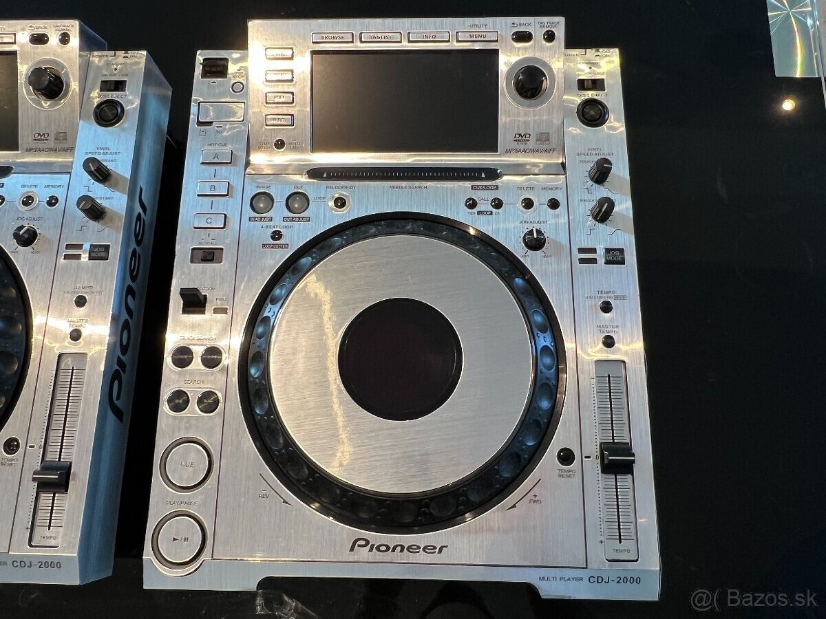 Pioneer CDJ2000 - 3