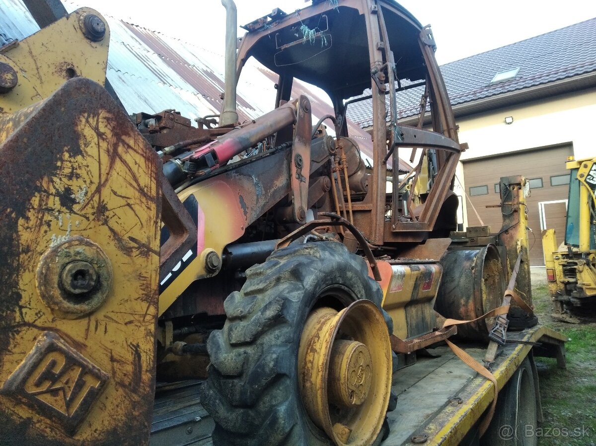 Rozpredám cat 428 B C D E 432D na náhradné diely - 3