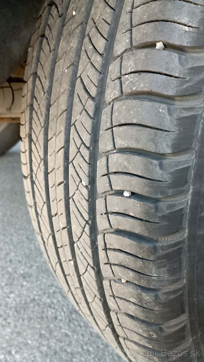 Predám jazdené pneumatiky 215/65 R16 letné - 3