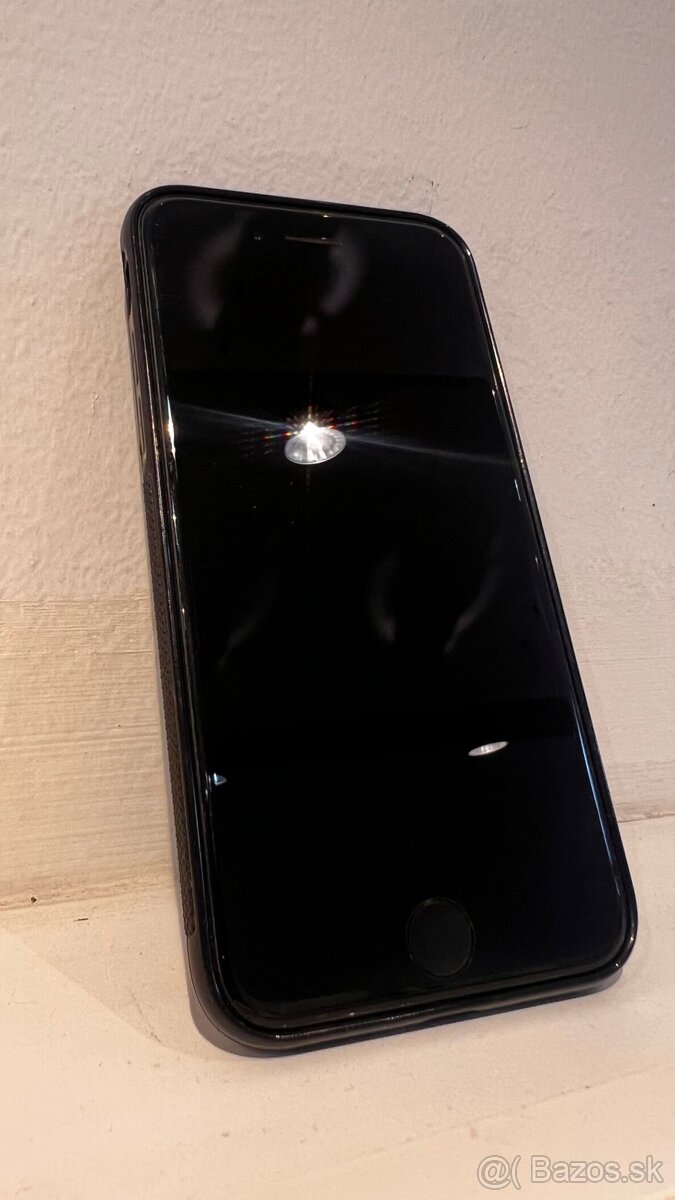 iPhone SE 64 GB – výborný stav - 3
