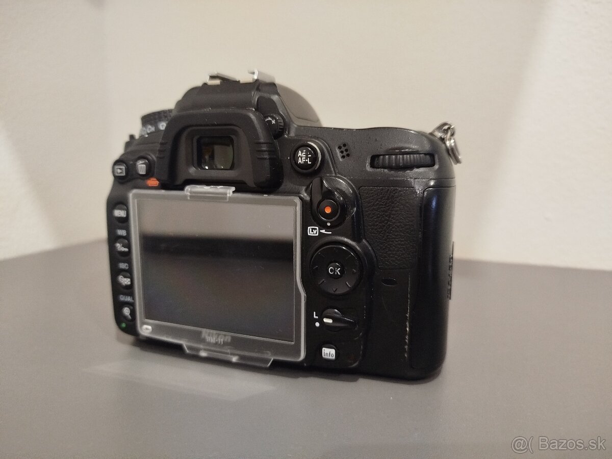 NIKON D7000 - telo - 3