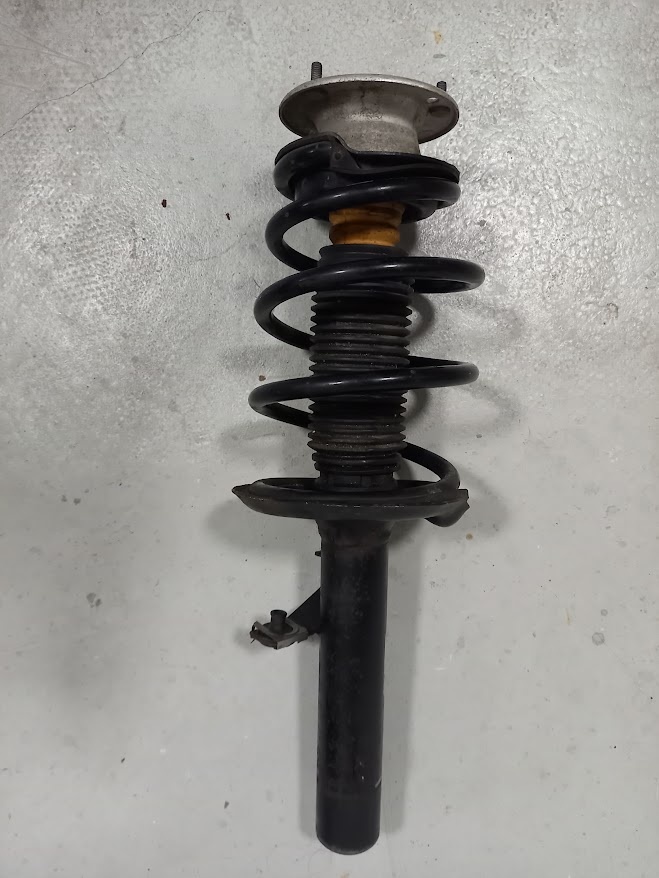 Predný tlmič so strunou na BMW X3 E83 - 3