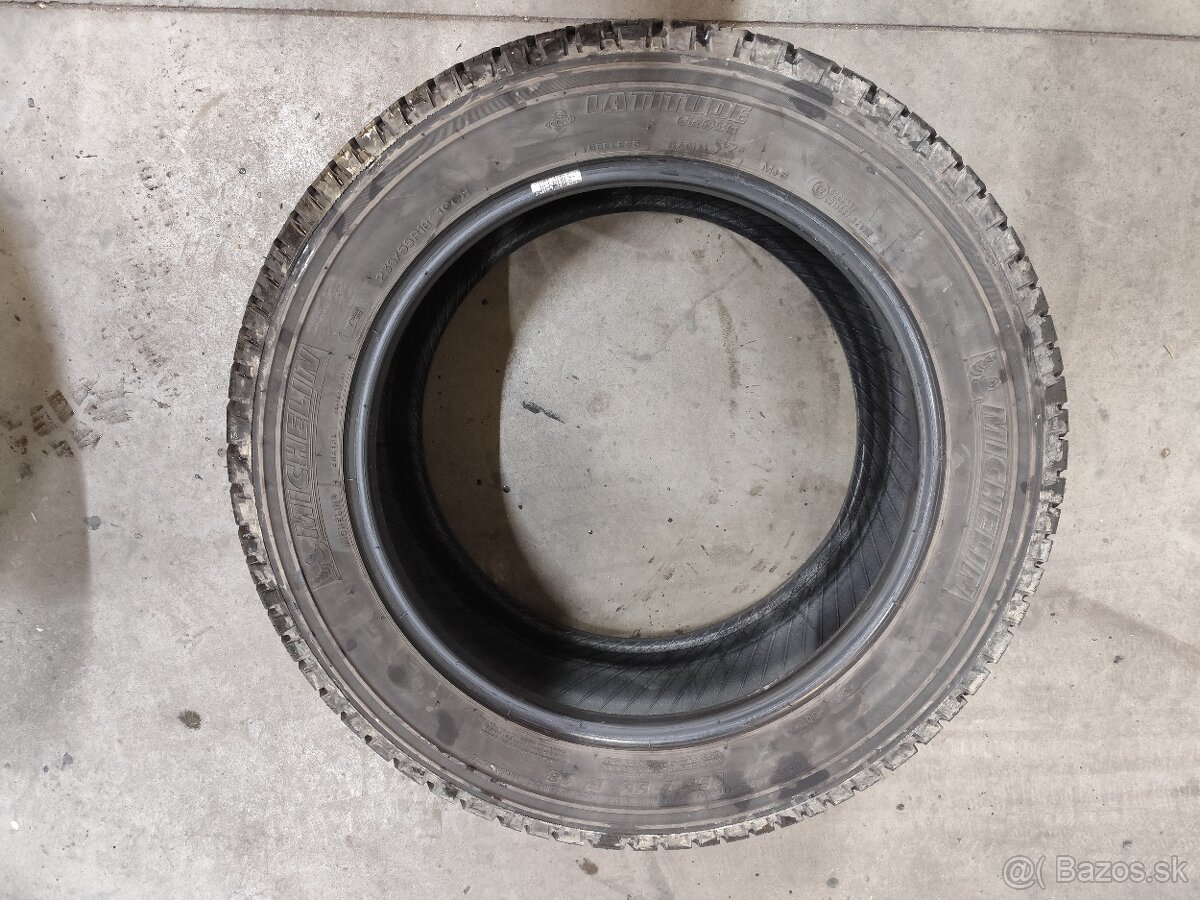 Predám celoročné pneumatiky 235/55R18 - 3