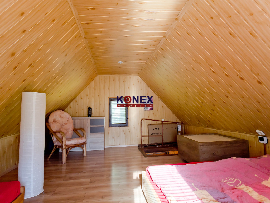 REKREAČNÁ CHATA na VINNOM JAZERE na predaj - 3