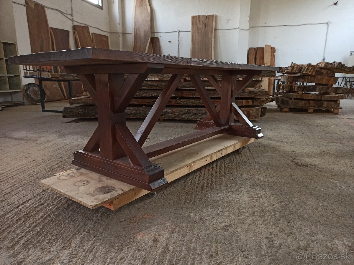 Celomasívny stôl do štýlového interiéru. - 3