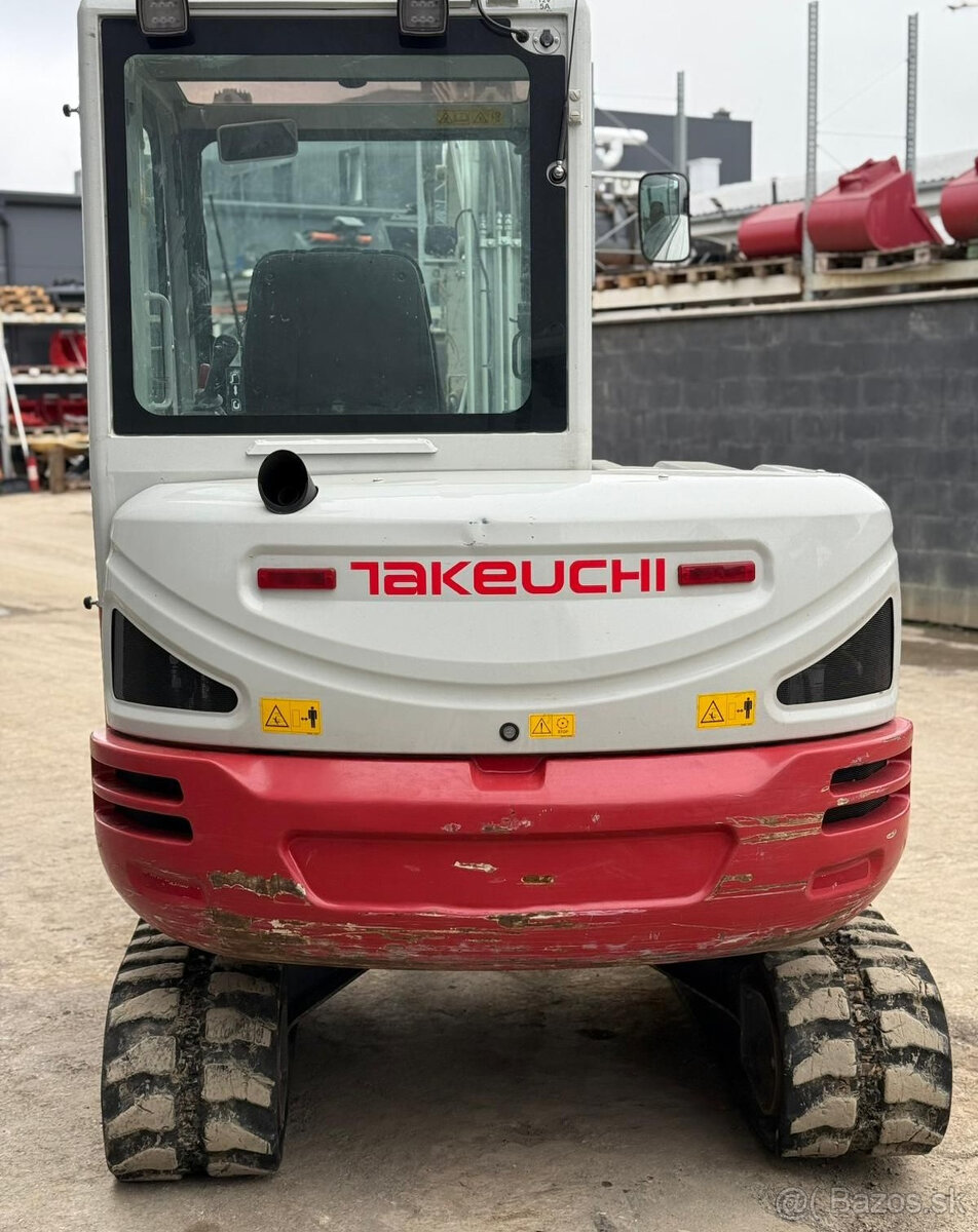 TAKEUCHI TB240 DIESEL - 3