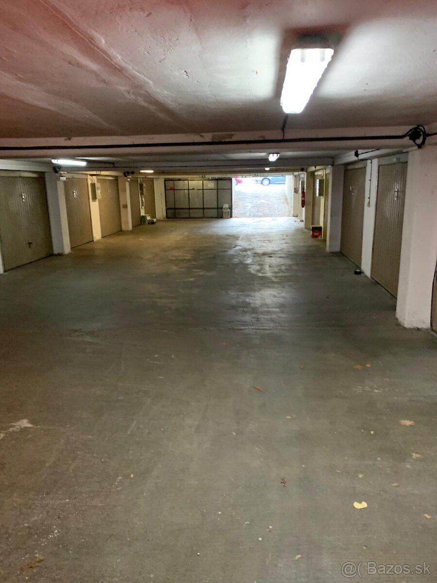 Predám podzemnú garáž s bránou - vykurovanú - 3