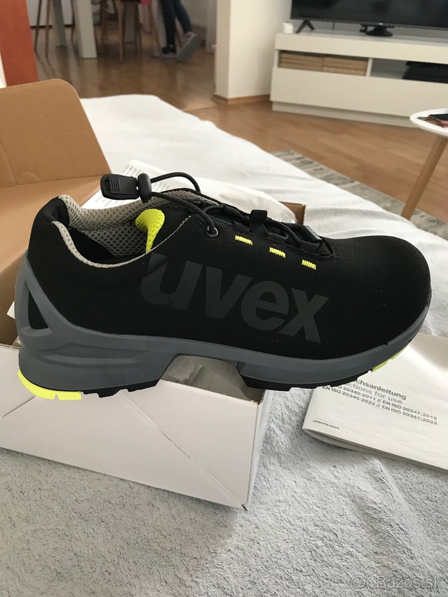 Pracovná obuv - UVEX - 3