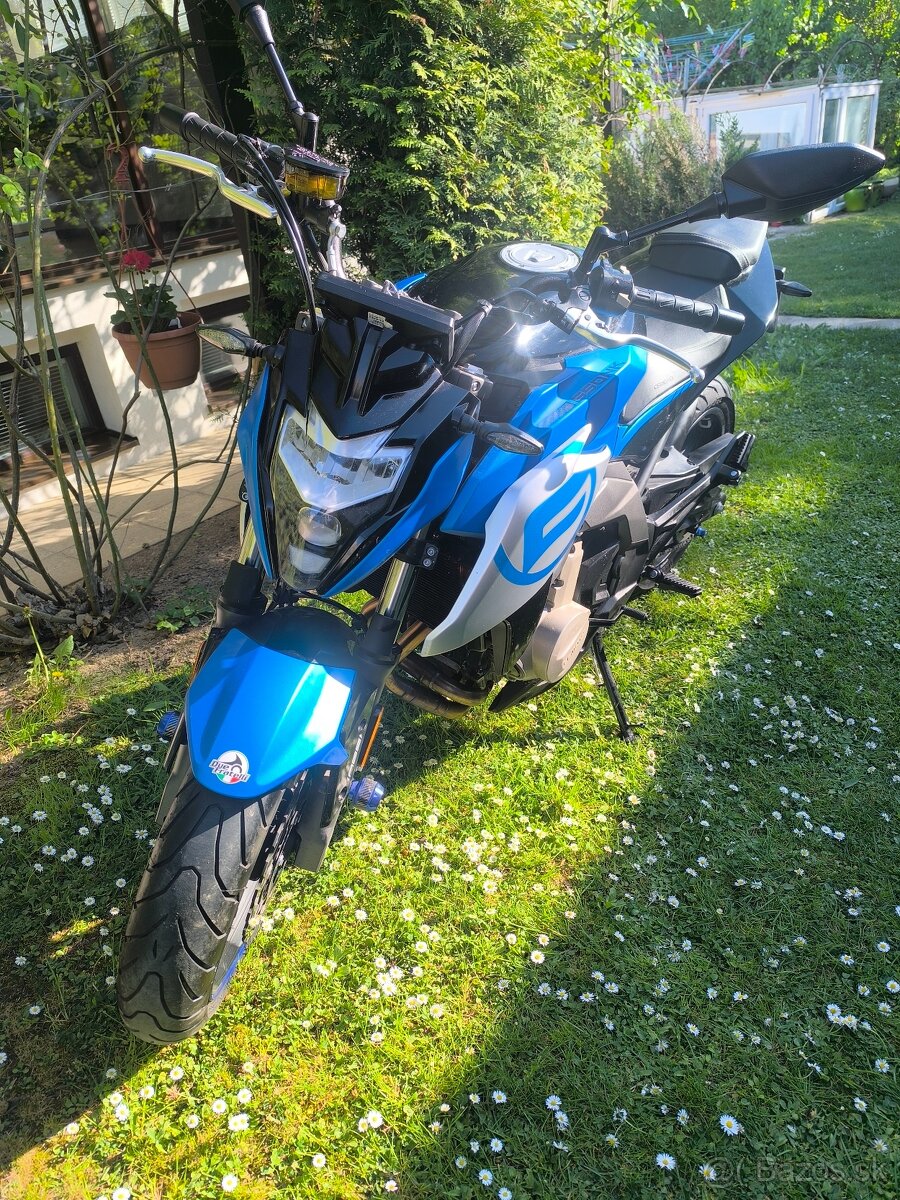 CF Moto 650 NK - 3