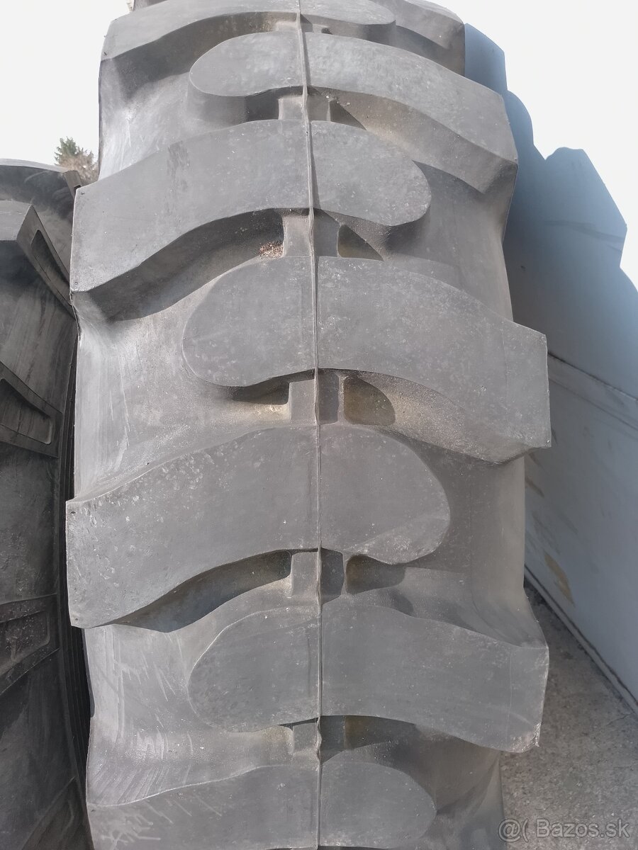 Pneu,plašť 21,00-28,570-711.24 PR,ussr - 3