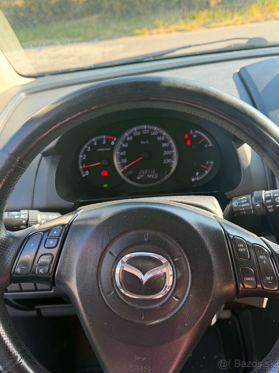 Mazda 5 -7 miestna - 3