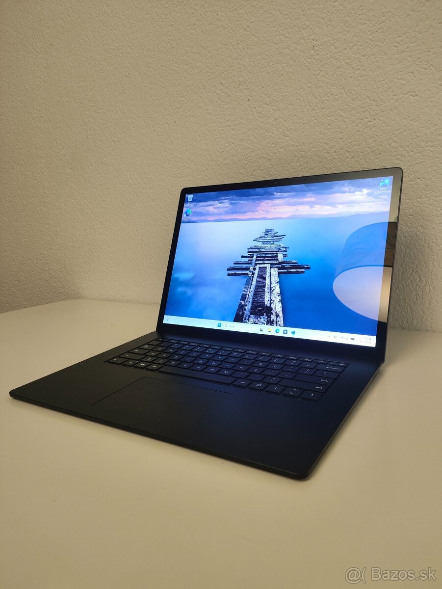 Microsoft Surface Laptop 5 15" | Core i7 • 32 GB RAM • 1 TB - 3