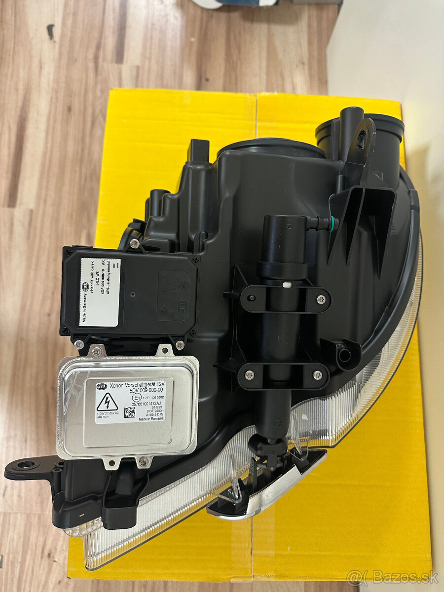 Predný pravý Superb BI-xenon - 3T1941018E - 3