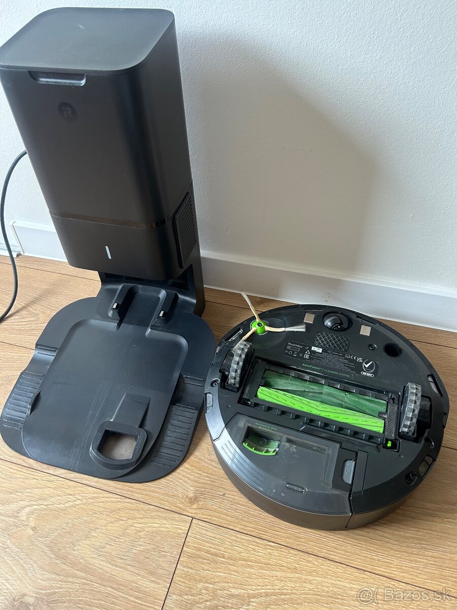 iRobot Roomba i7+ s Clean Base — top stav - 3