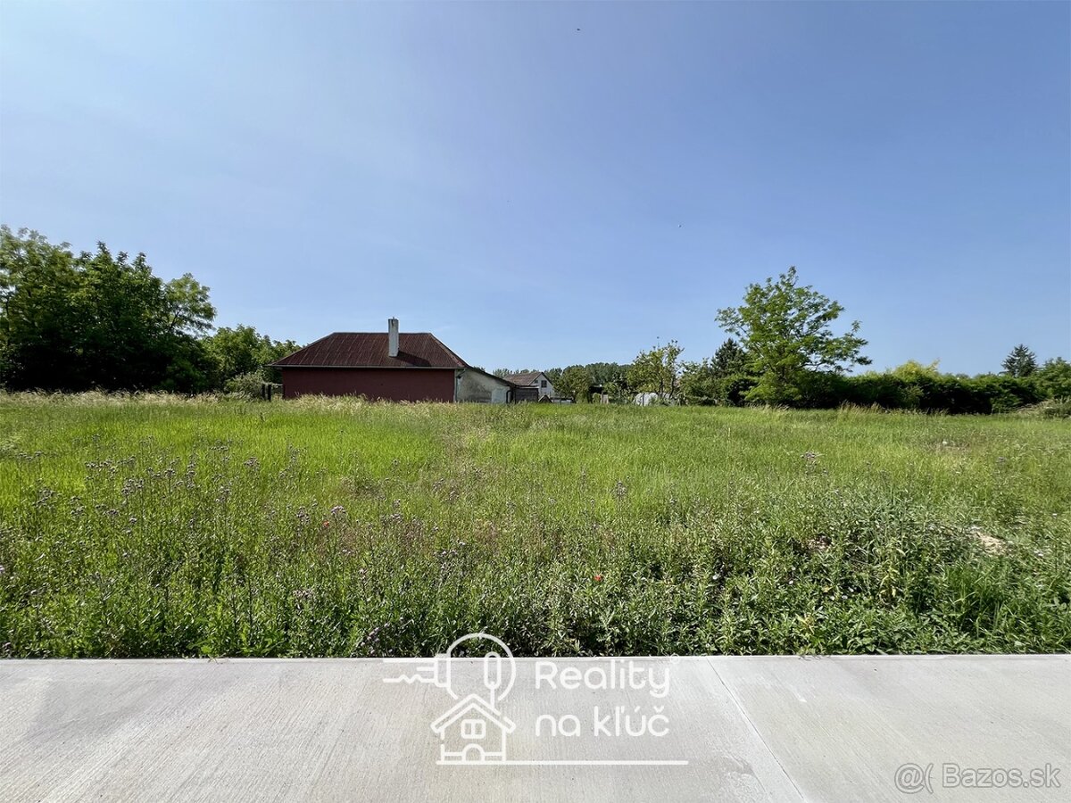 Na predaj stavebný pozemok 656m2 - Nitriansky Hrádok - 3