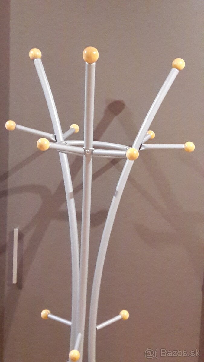 Stojanový vešiak kov - drevo - 3