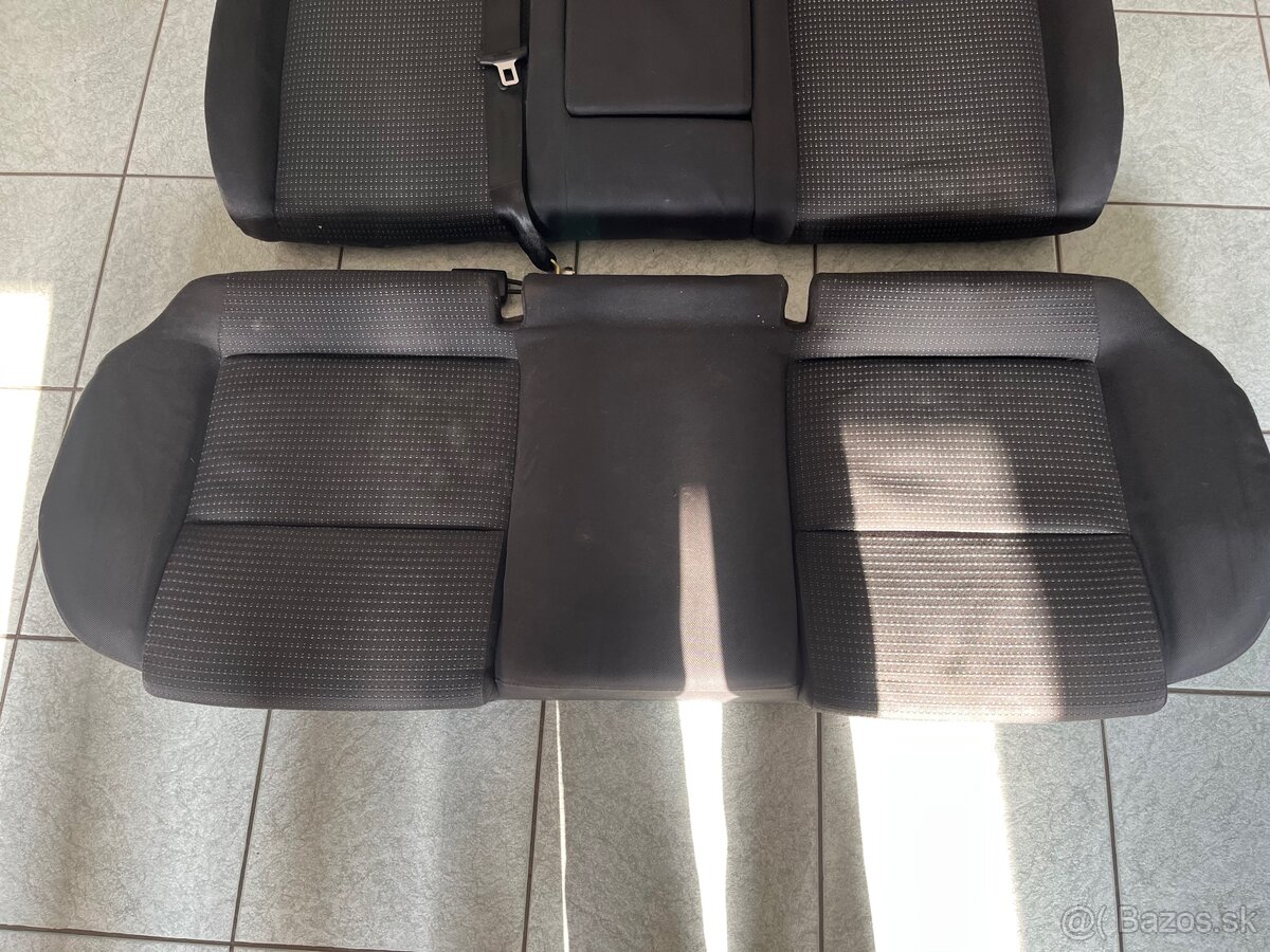 Zadné sedadlá Superb - 3
