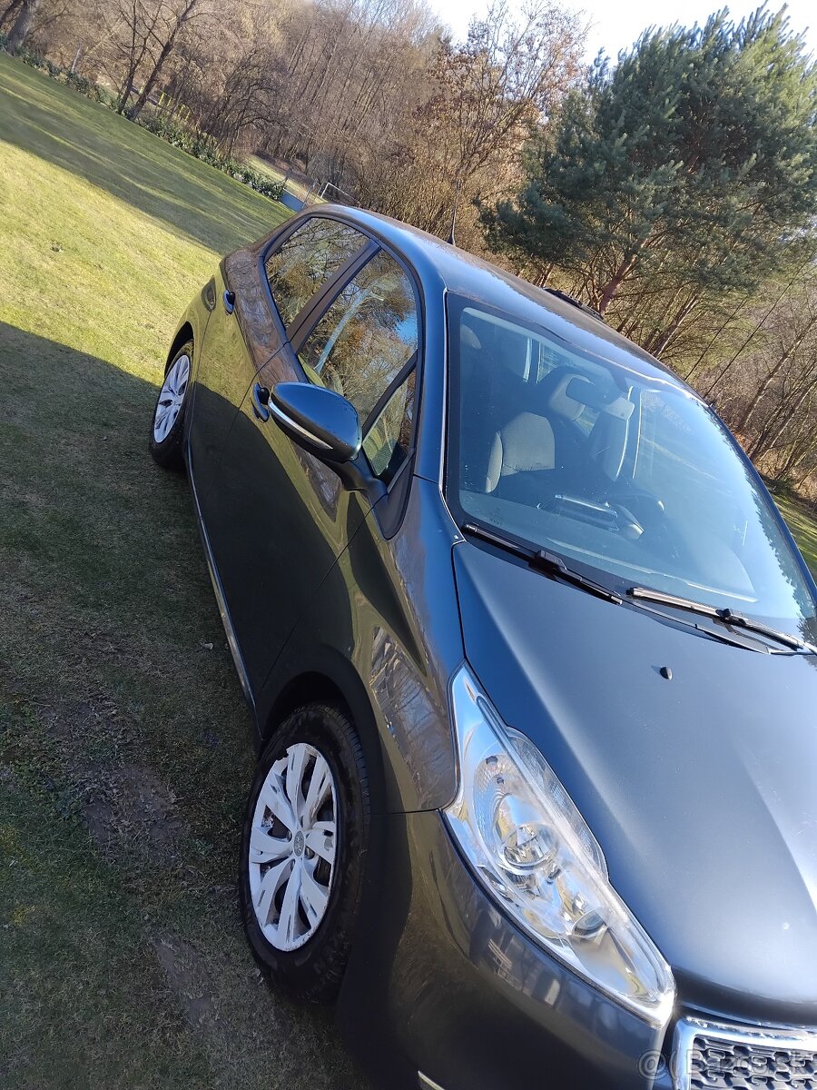 Predám Peugeot 208 1,2benzin - 3