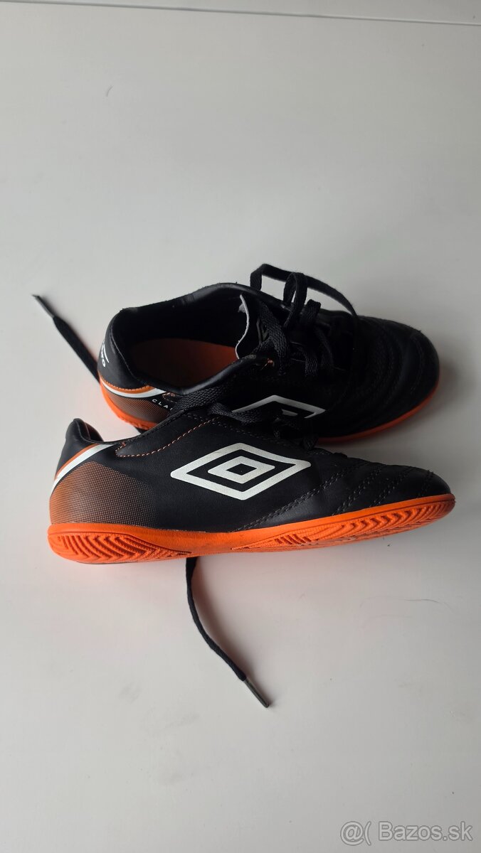 Halovky UMBRO 31 - 3