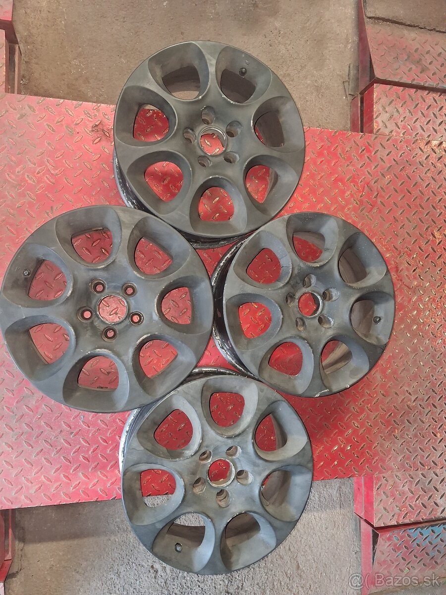 Elektrony Alfa Romeo R16 - 3