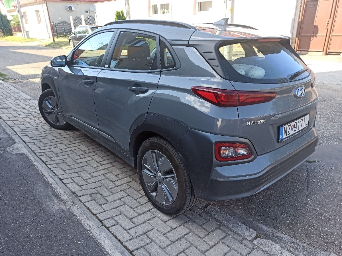 Hyundai Kona Electric 100, servisná kniha, záruka - 3