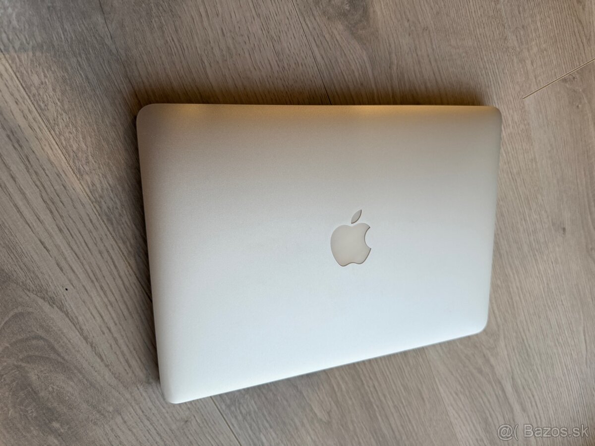 MacBook Pro 13” Retina (Early 2015) – i7 / 16 GB RAM - 3