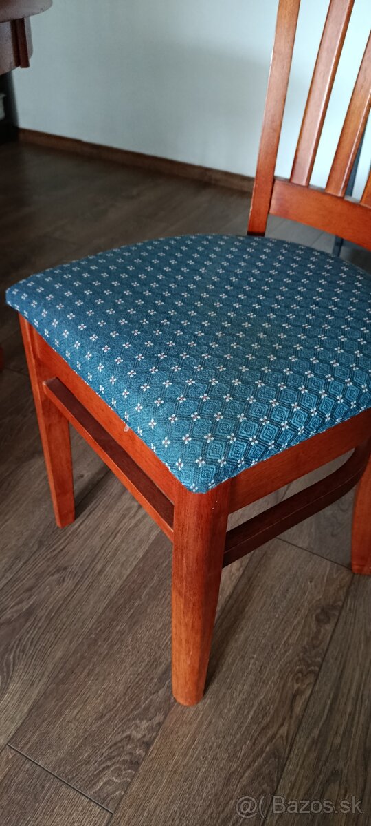 Predám stôl a 4 ks stoličiek - 3