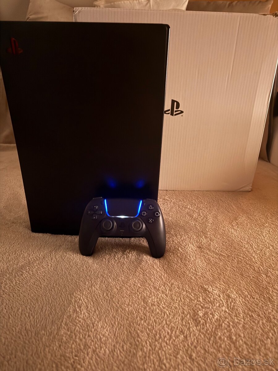 Predám PS5 black s mechanikou . rok v záruke … Plus 2 hry.. - 3