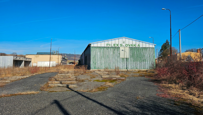 Priemyselný prevádzkový areál na predaj - 3
