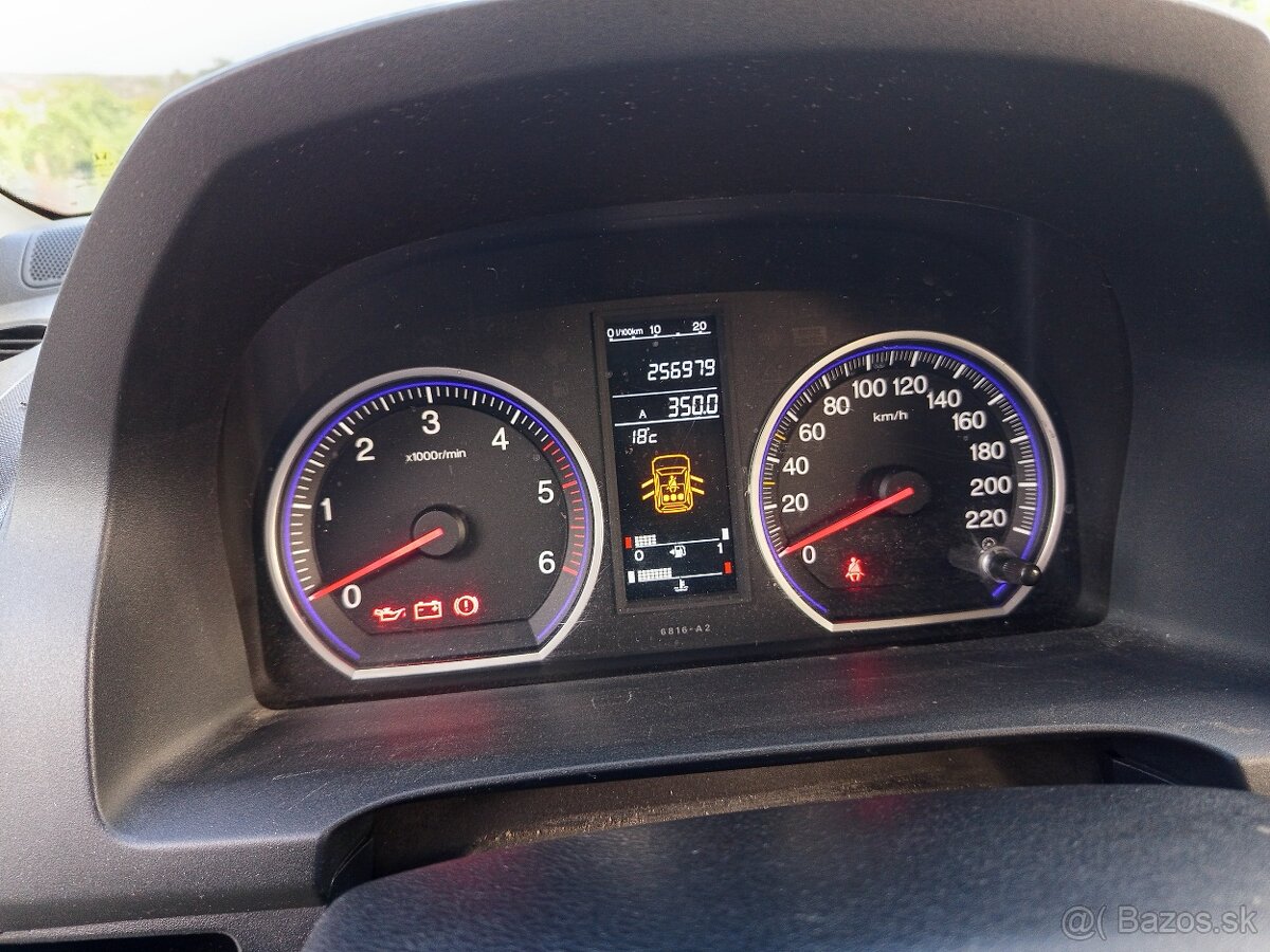 Predám Hondu CR-V diesel 2.2l ,103 kw, 4x4 - 3
