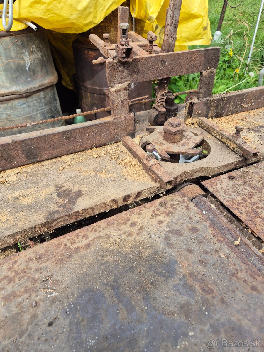 Hobľovačka (využívaná na stavbu chaty) - 3