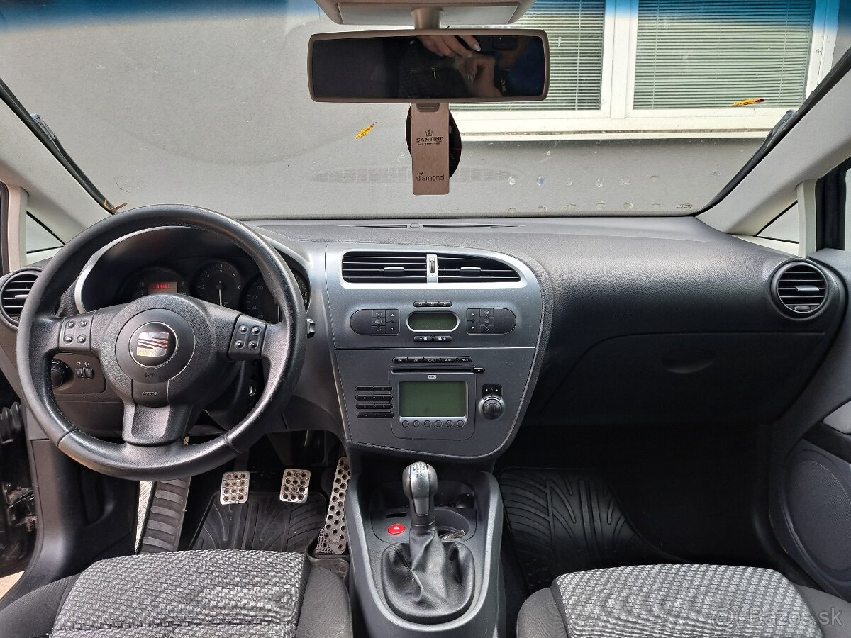 Predám SEAT Leon 1,9 TDI (77kW) rok 2008 TOP stav - 3