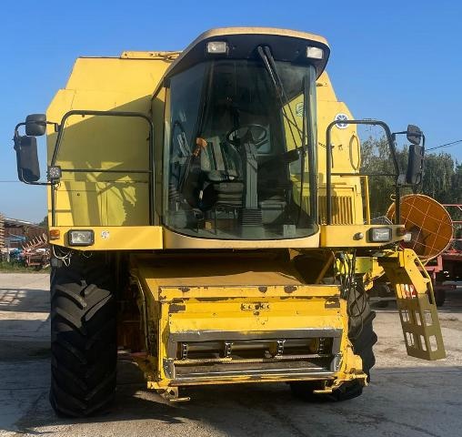 Kombajn New Holland TX 68 - 3