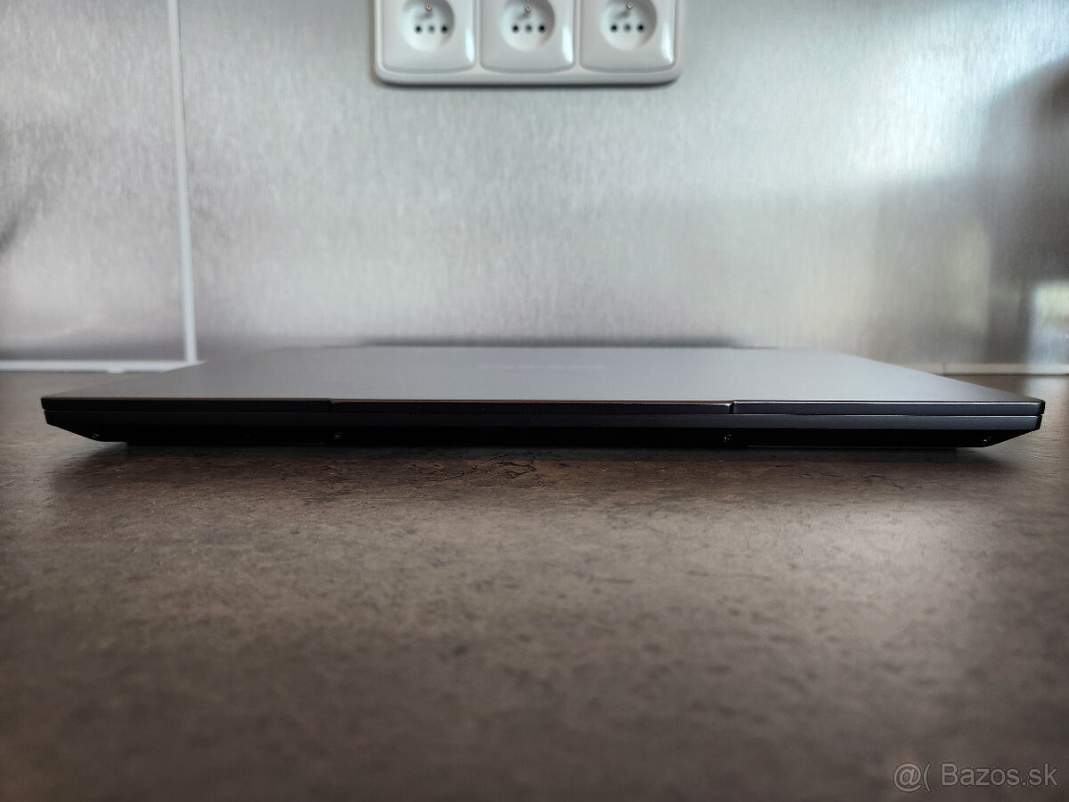 Predám notebook XMG EVO 15 (M24) AMD Ryzen 7 - Win 11 Pro - 3