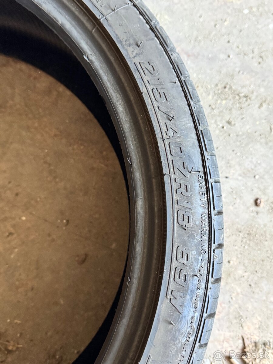 215/40R18 - 3