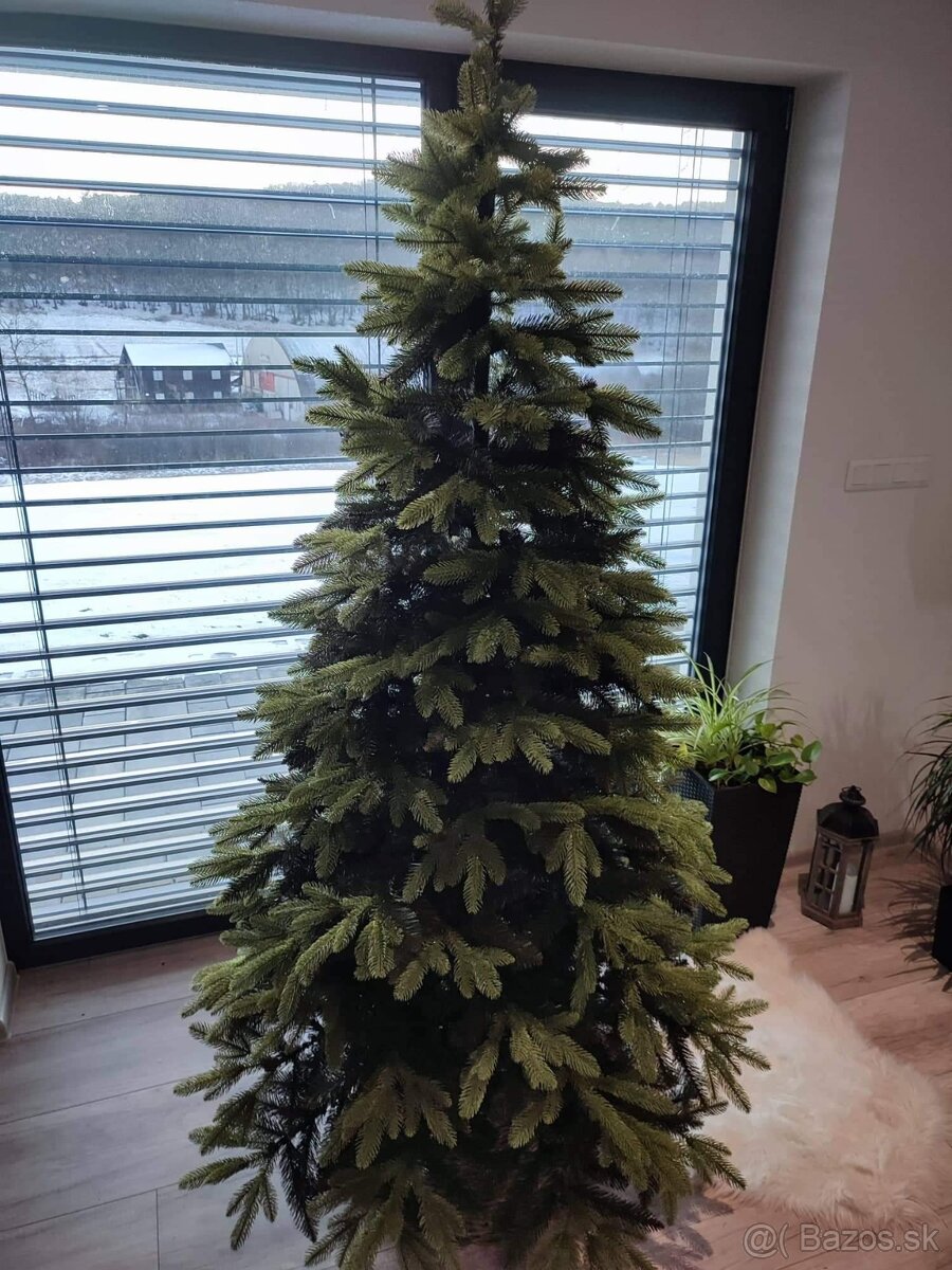 Umelý vianočný stromček 3D Smrek - 3