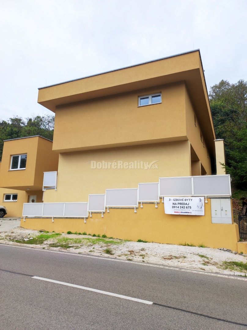 Štýlová novostavba 3-izbového bytu s terasou v obci Banka, l - 3