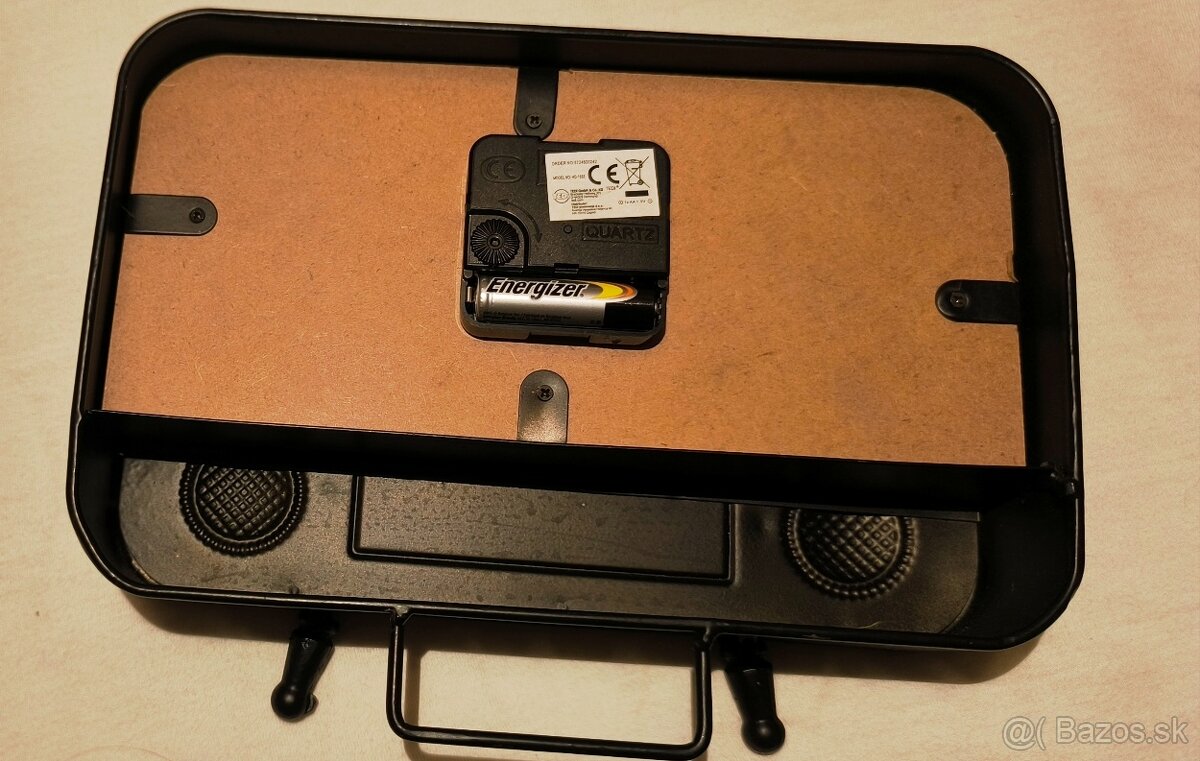 Predám pekné rustikálne hodiny akože rádio s motívom Harley - 3