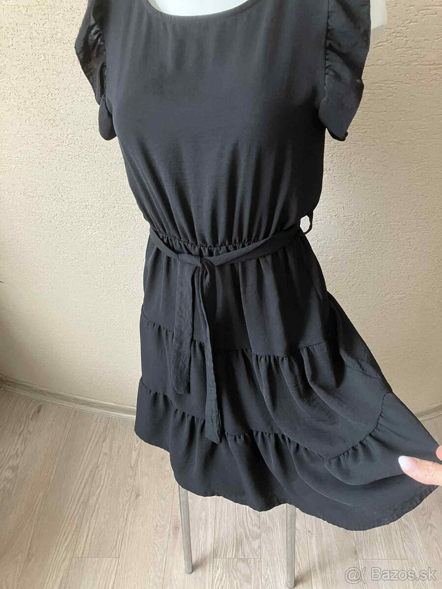 Predám nádherné čierne šaty, S/M - 3