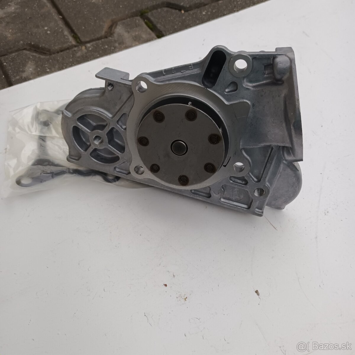 Predám vodnú pumpu Mazda 323 IV 1,8 16v+Turbo - 3