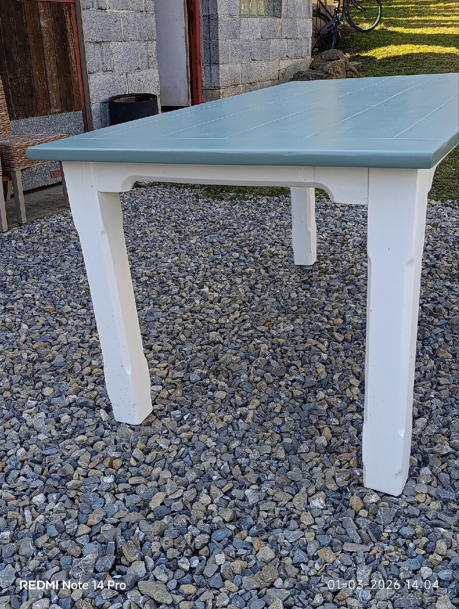 Masívny jedálenský stôl - 3