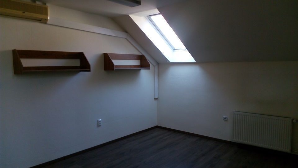 Kancelárske priestory v centre Nitry, Kmeťkova ulica - 3